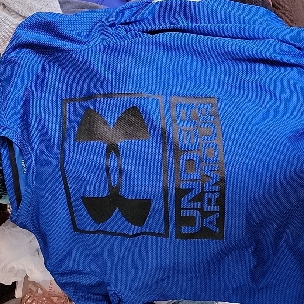 Under Armour Youth Large Shirt